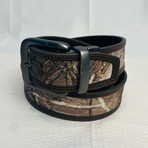 NWOT- Men's Realtree Camouflage Belt